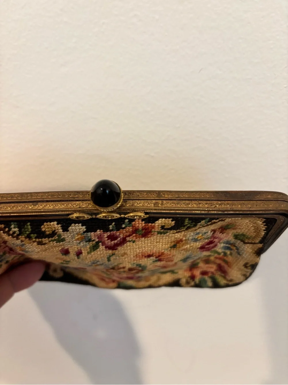 Vintage Floral Tapestry Clasp Wallet - Beige and Black